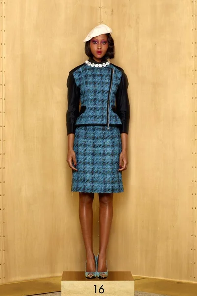 Look 16